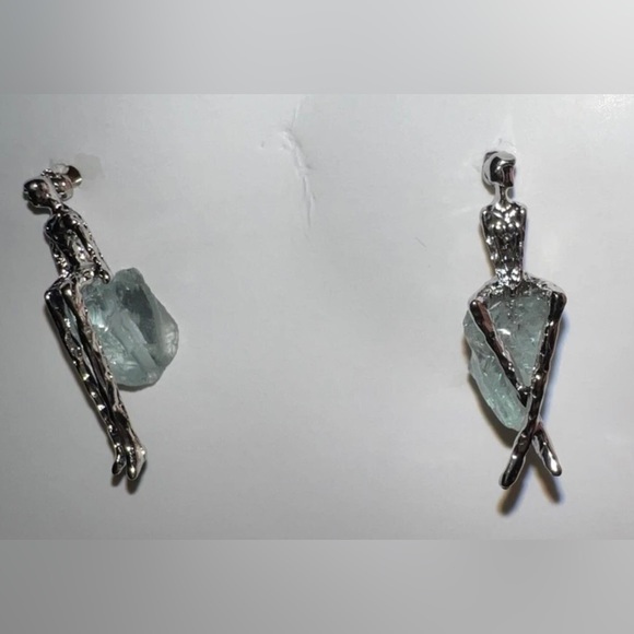 Stick Figure Couple- Sitting on Fluorite Rock Modern Abstract Art Sculpture Stud - Picture 7 of 8